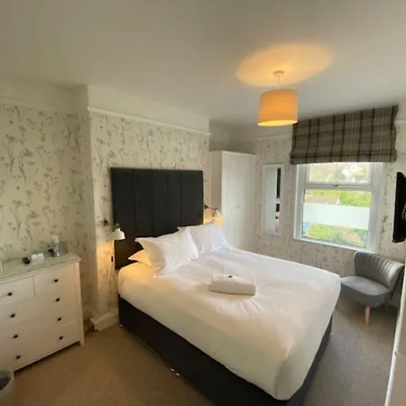 Camelot 4* Falmouth